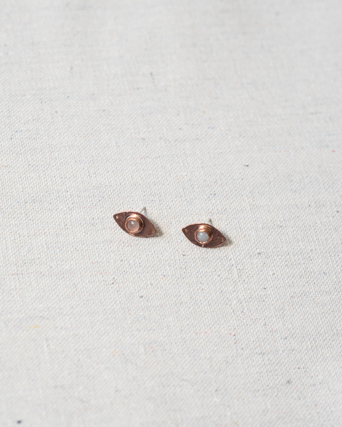 SIGHT (ROSE QUARTZ)